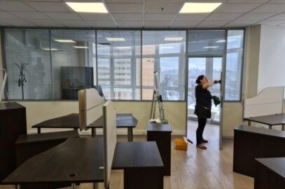 Как часто нужно мыть окна в офисе? Рекомендации по частоте мойки для коммерческих объектов