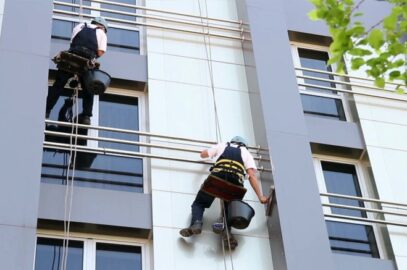 Мойка фасадов и окон: как сохранить привлекательный внешний вид вашего здания