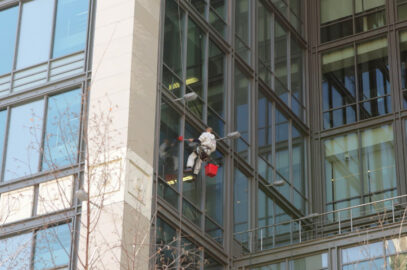 Уход за фасадами зданий